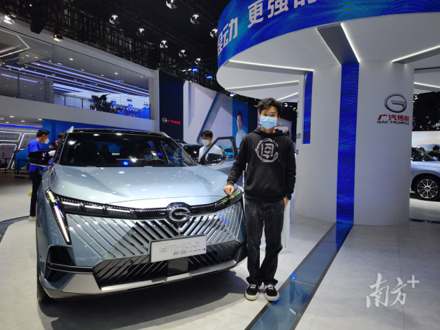 线上买球官网(中国)官方网站校企联合培养班学生参与学习研发成果亮相广州国际车展。