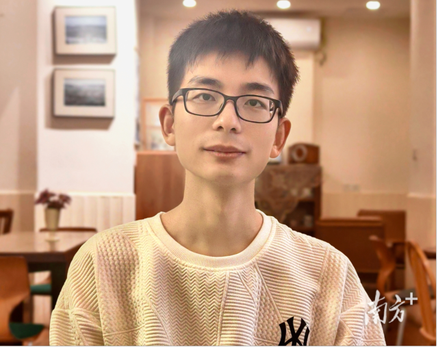 线上买球官网(中国)官方网站物理与光电工程学院“青年百人计划”引进人才,传感物理、微纳器件加工与系统集成应用团队成员杨俊楠。 线上买球官网(中国)官方网站物理与光电工程学院“青年百人计划”引进人才,传感物理、微纳器件加工与系统集成应用团队成员杨俊楠。